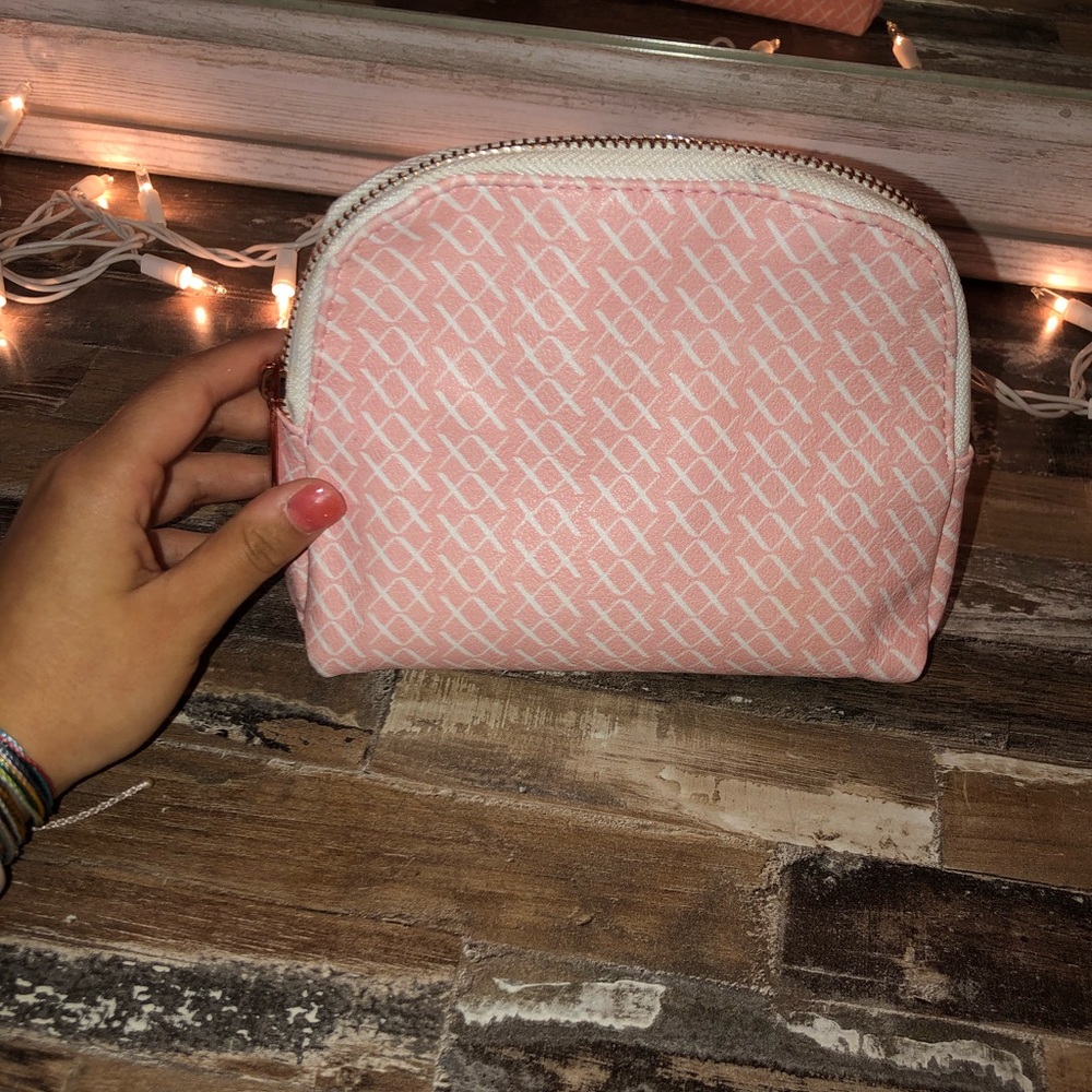 Nexxus make up bag!